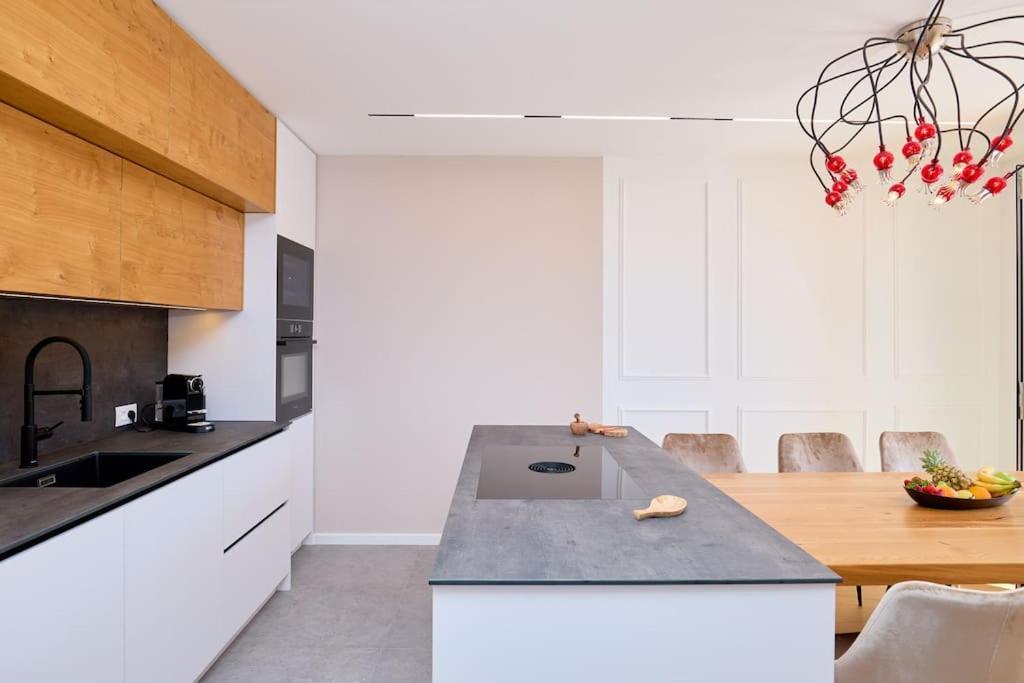 New & Stunning Views In Luxury 5* Divona Apartment Dubrovnik Bagian luar foto
